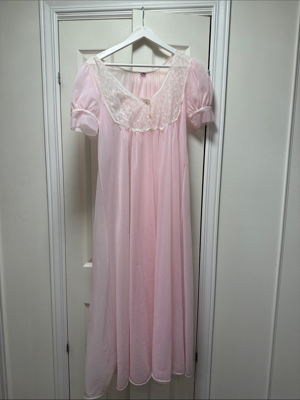 1950s puff sleeve lounge robe - sheer